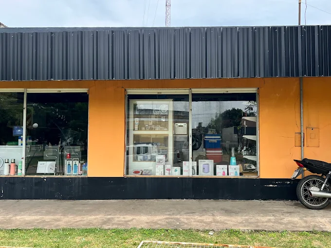 Frente de Tech Home — punto de retiro de Unimarket en Hernandarias